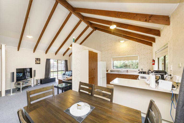 Photo of property in 16a Wood Street, Takaro, Palmerston North, 4410