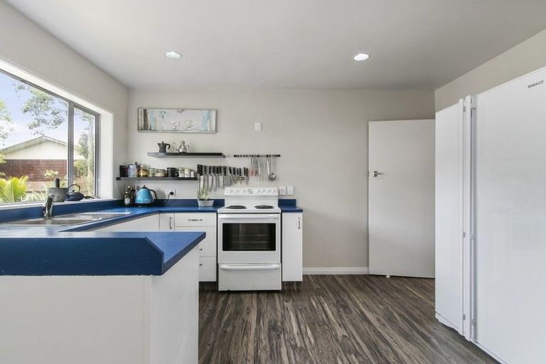 Photo of property in 4 Coast Road, Wainuiomata, Lower Hutt, 5014