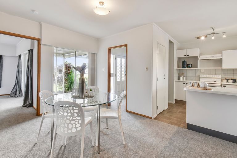 Photo of property in 20 Sunnypark Avenue, Rosehill, Papakura, 2113