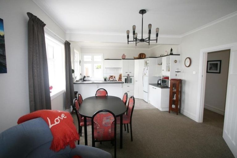 Photo of property in 2 Bracken Street, Petone, Lower Hutt, 5012