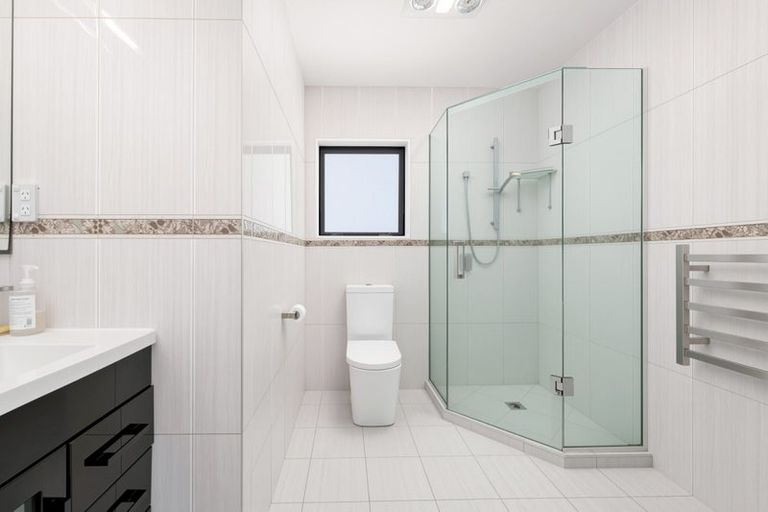 Photo of property in 93 Waitaki Street, Henderson, Auckland, 0612