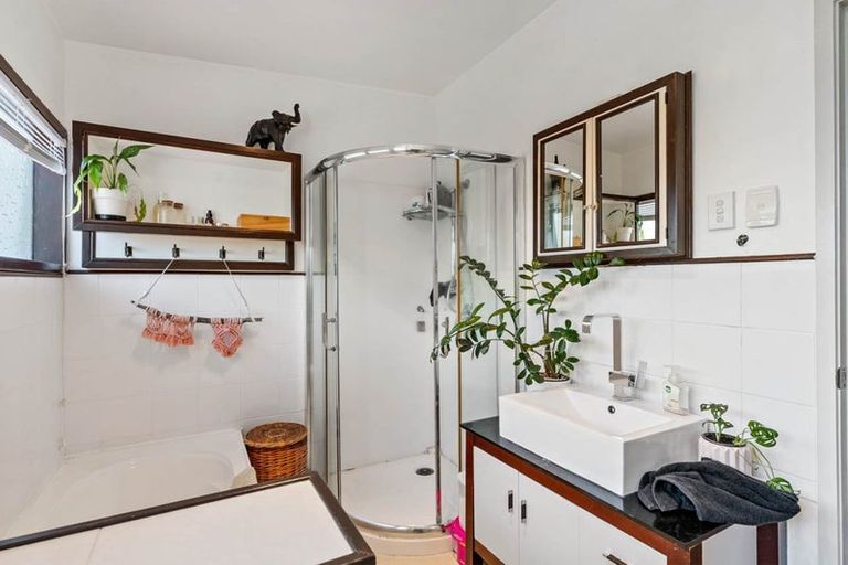 Photo of property in 334a Glenvar Road, Torbay, Auckland, 0630