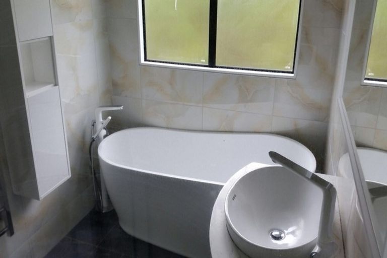 Photo of property in 19 Magee Place, East Tamaki Heights, Auckland, 2016