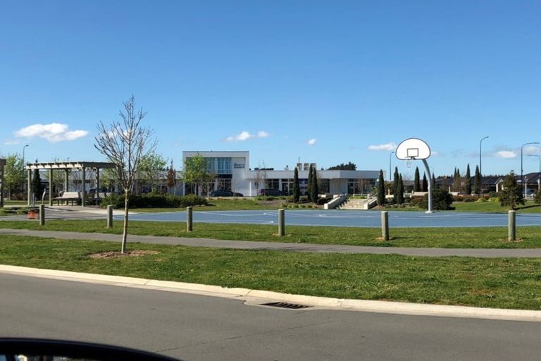 Photo of property in 33 Falcon Road, Rolleston, 7615