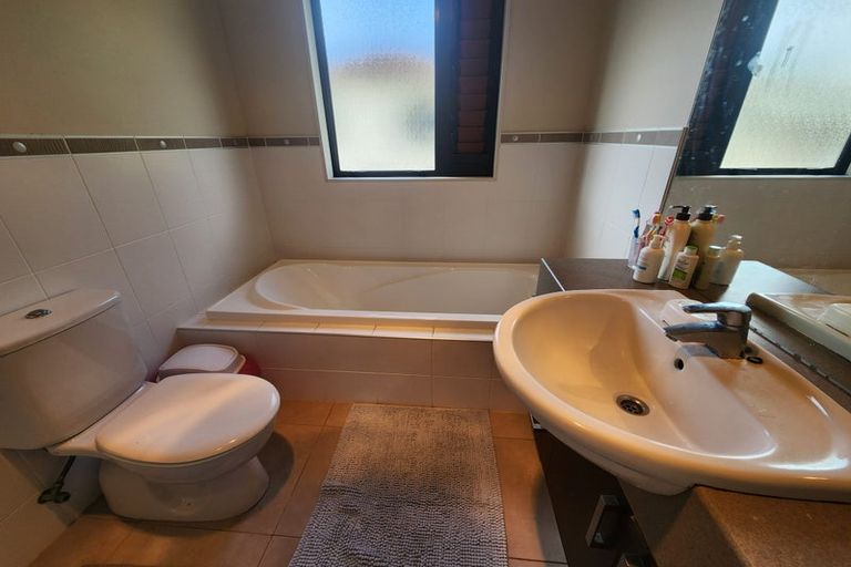 Photo of property in 60 Baverstock Road, Flat Bush, Auckland, 2016