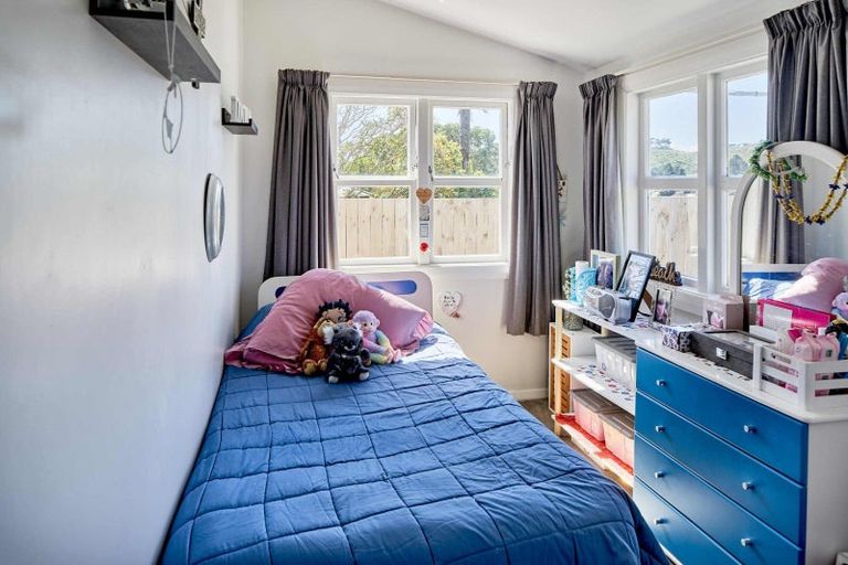 Photo of property in 27 Awatea Street, Ranui, Porirua, 5024