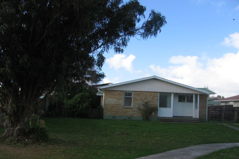 Photo of property in 35 Halswell Crescent, Westbrook, Palmerston North, 4412