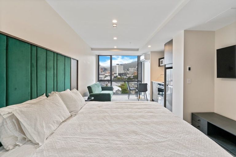 Photo of property in Proximity Apartment Hotel, 801/172 Thorndon Quay, Pipitea, Wellington, 6011