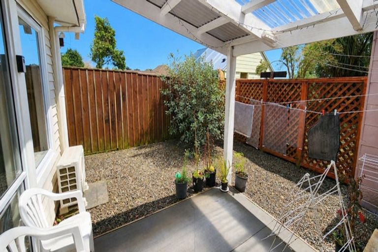 Photo of property in 98/98a Glenpark Avenue, Frankleigh Park, New Plymouth, 4310
