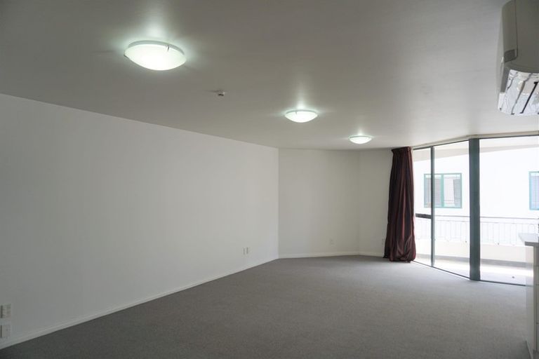 Photo of property in St James Courts, 4/77 Gloucester Street, Christchurch Central, Christchurch, 8013