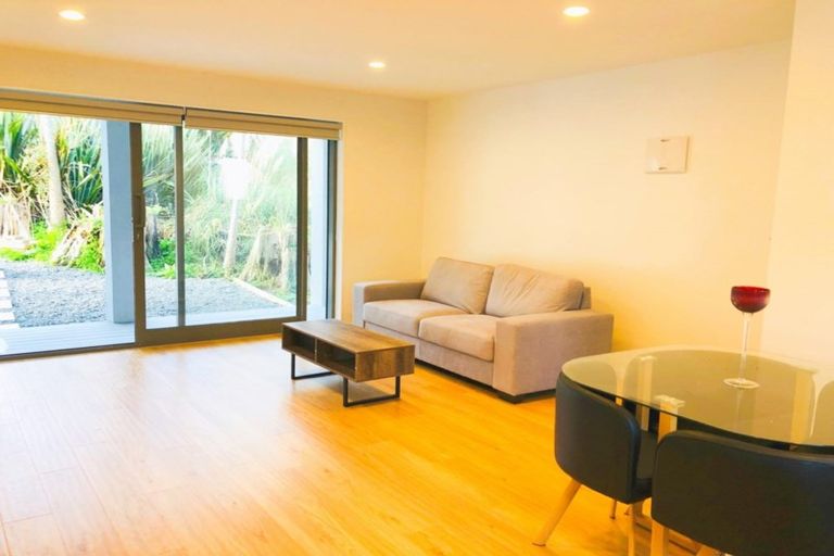 Photo of property in 74 Park Road, Glenfield, Auckland, 0629