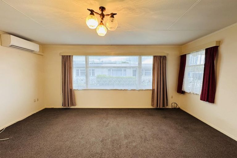 Photo of property in 14 Kiwi Court, Roslyn, Palmerston North, 4414
