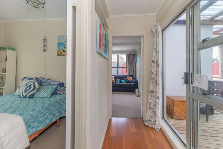 Photo of property in 15 Rangitane Street, Himatangi Beach, Foxton, 4891