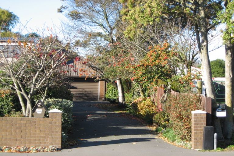 Photo of property in 174 Main North Road, Redwood, Christchurch, 8051