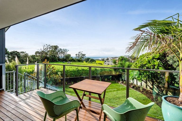 Photo of property in 3 Baring Terrace, Strandon, New Plymouth, 4312