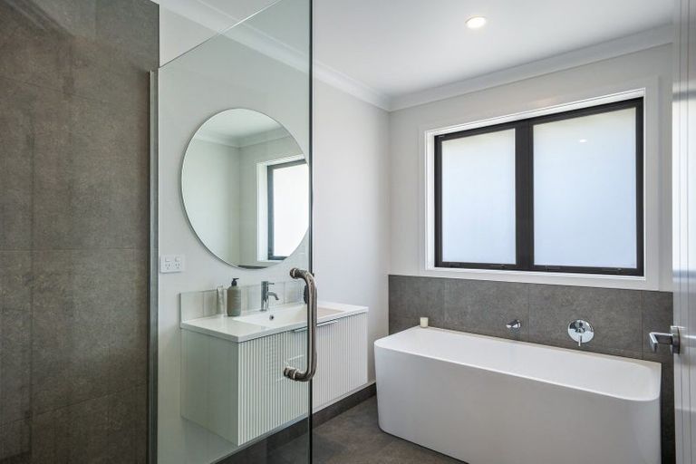 Photo of property in 28b Bartholomew Road, Levin, 5510