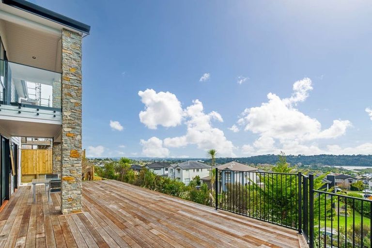 Photo of property in 2 Anehu Place, Greenhithe, Auckland, 0632