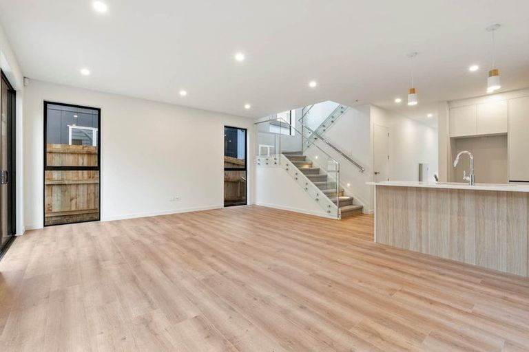 Photo of property in 39 Clara Road, Silverdale, 0932