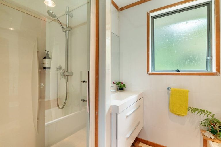 Photo of property in 58 Juniper Road, Sunnynook, Auckland, 0620