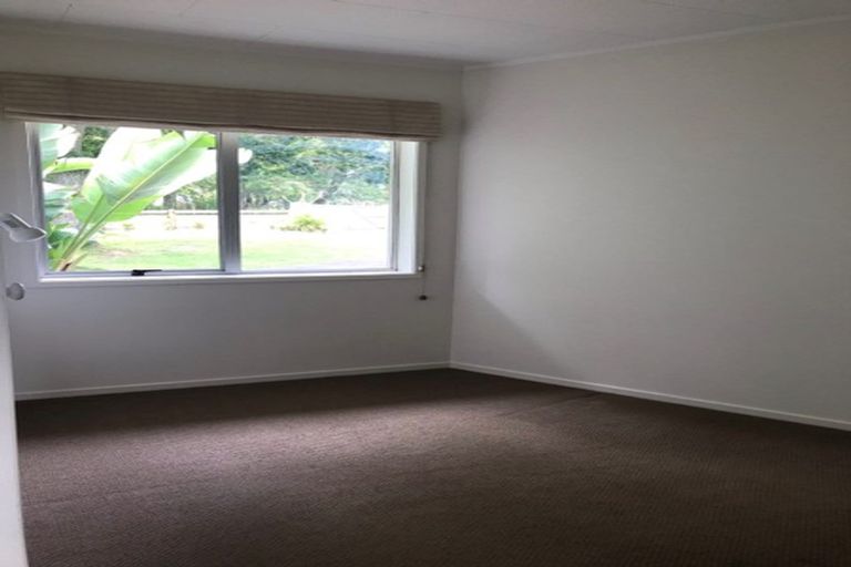 Photo of property in 79 Tawa Road, Kumeu, 0891