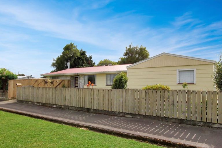Photo of property in 17 Kiwi Street, Pahiatua, 4910