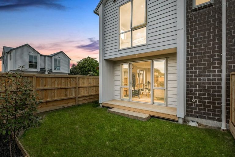 Photo of property in 3/51 Wharf Road, Te Atatu Peninsula, Auckland, 0610