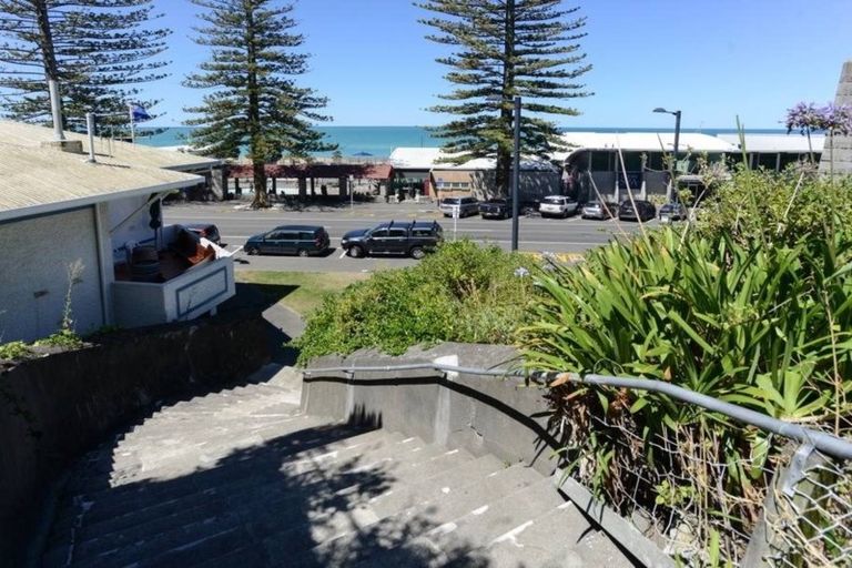 Photo of property in 6 Seaview Terrace, Bluff Hill, Napier, 4110