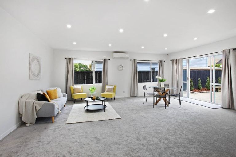 Photo of property in 108 Simpson Road, Henderson Valley, Auckland, 0614