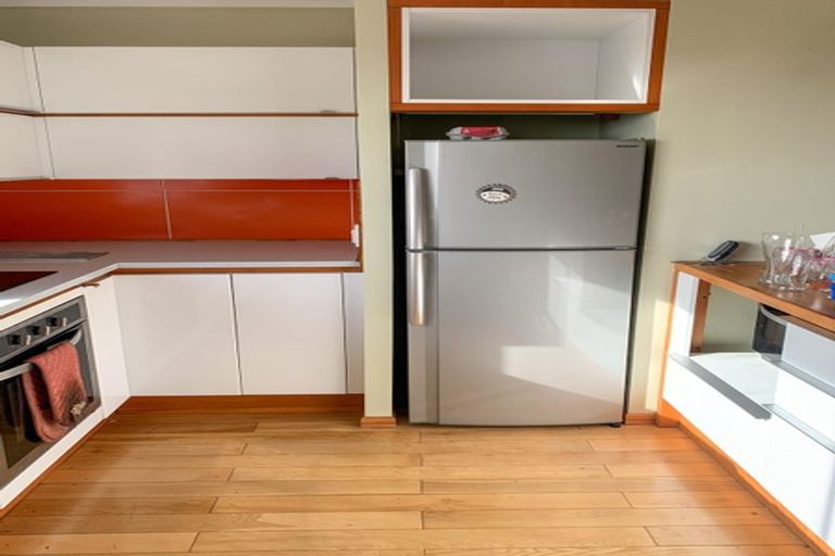 Photo of property in 2/4 Coronation Road, Glenfield, Auckland, 0627