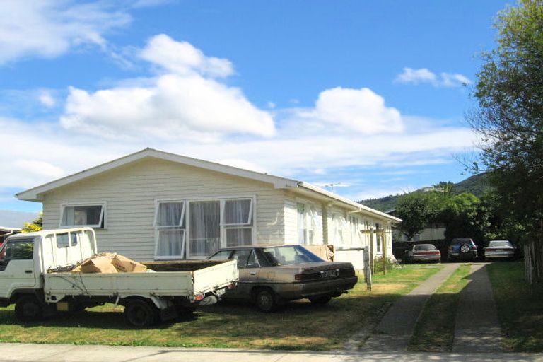 Photo of property in 2/57 Oregon Drive, Maoribank, Upper Hutt, 5018