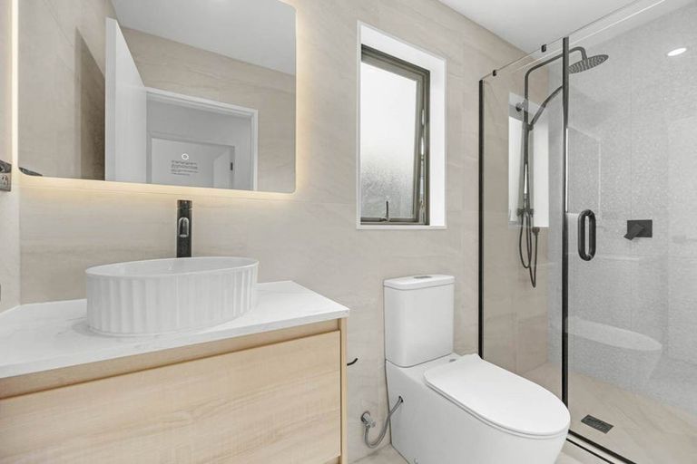 Photo of property in 69a Walworth Avenue, Pakuranga Heights, Auckland, 2010