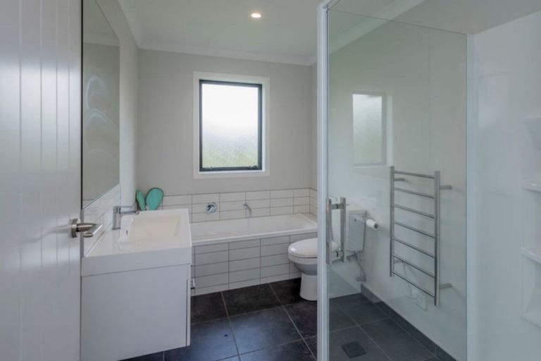 Photo of property in 4 Corbin Court, Ohau, Levin, 5570