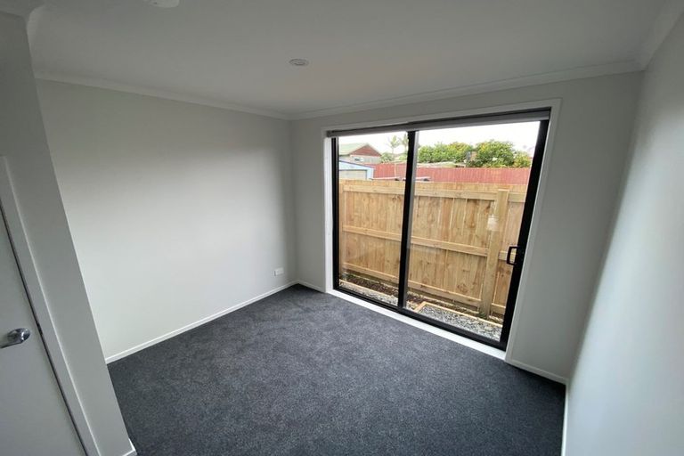 Photo of property in 6/5 Peachgrove Road, Te Atatu Peninsula, Auckland, 0610