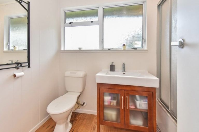 Photo of property in 10 Mcquarrie Avenue, Wattle Downs, Auckland, 2103