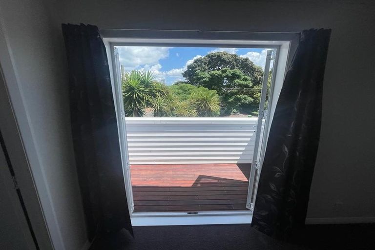 Photo of property in 5/3 Kawau Close, Orewa, 0931