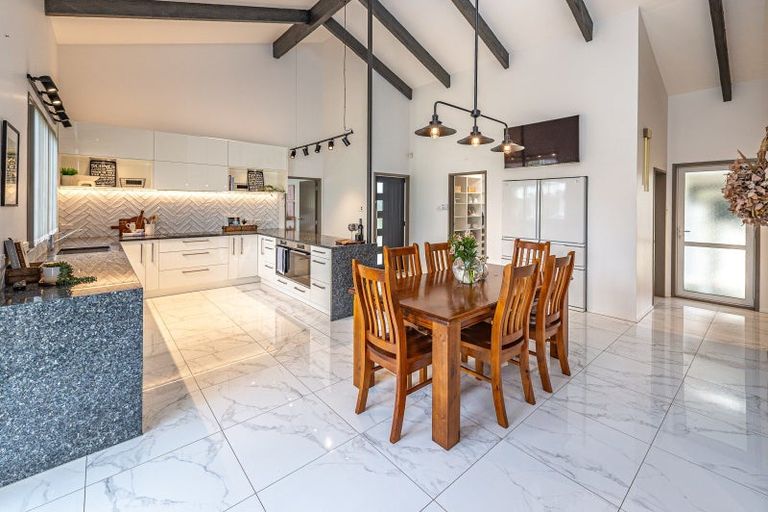 Photo of property in 8 Akepiro Place, Tawhero, Whanganui, 4501