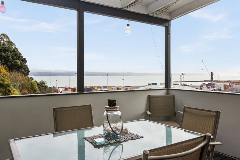 Photo of property in 15 Hornsey Road, Bluff Hill, Napier, 4110