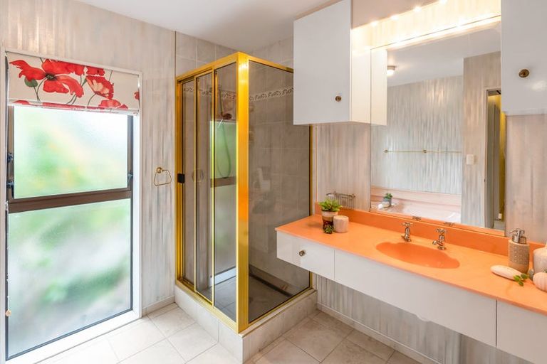 Photo of property in 100 Rimu Road, Raumati Beach, Paraparaumu, 5032