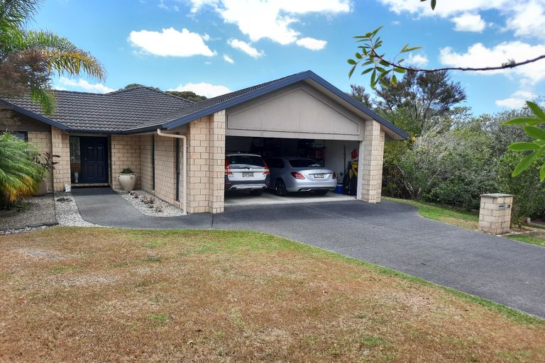 Photo of property in 28 Halyard Loop, Haruru, 0204