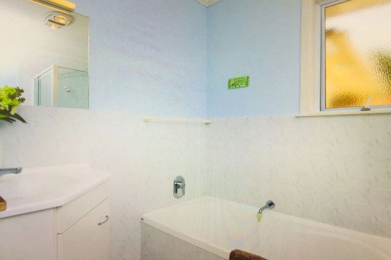 Photo of property in 12 Stanaway Street, Hillcrest, Auckland, 0627