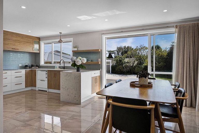 Photo of property in 93 Waihi Road, Hawera, 4610