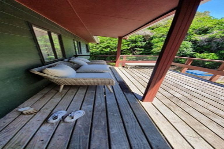 Photo of property in 2/31 Camellia Terrace, Maungaraki, Lower Hutt, 5010