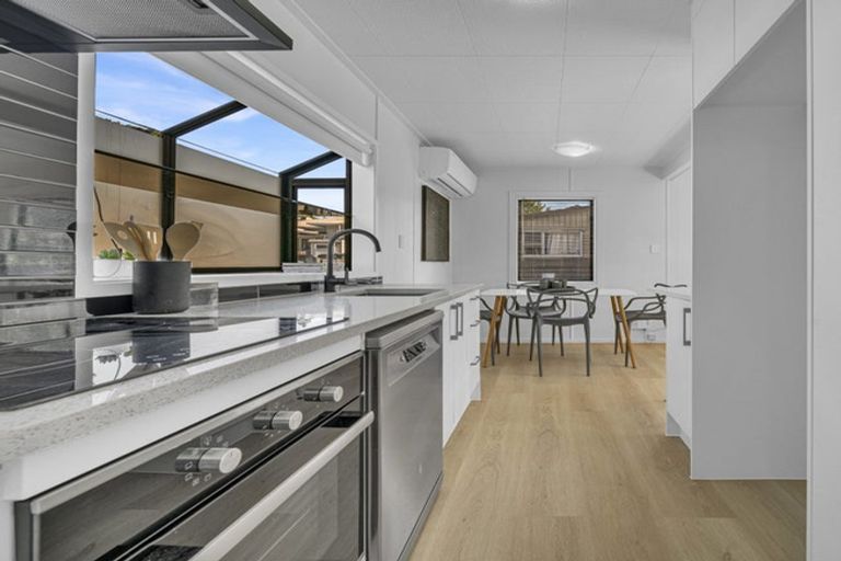 Photo of property in 2/40 Rosella Road, Mangere East, Auckland, 2024