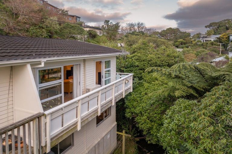 Photo of property in 33 Delhi Crescent, Khandallah, Wellington, 6035