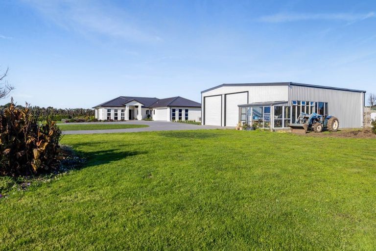 Photo of property in 60 Turangi Road, Motunui, Waitara, 4383