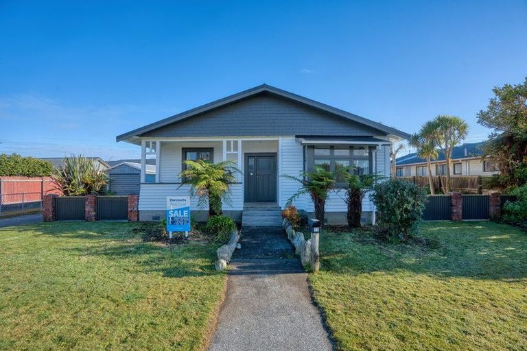 Photo of property in 71 Hoffman Street, Hokitika, 7810