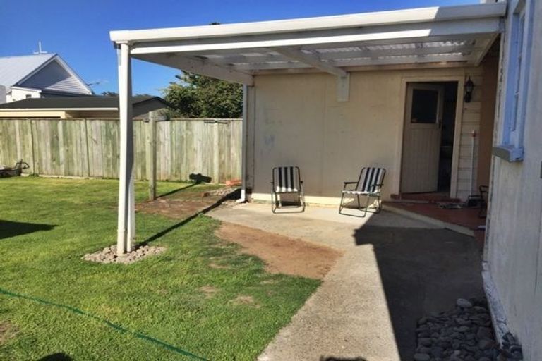 Photo of property in 12 Alfred Street, Roslyn, Palmerston North, 4414