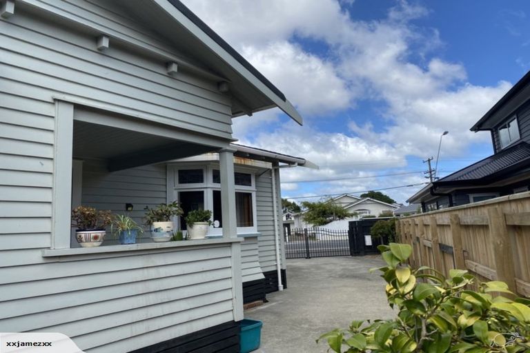 Photo of property in 173 Knights Road, Hutt Central, Lower Hutt, 5010