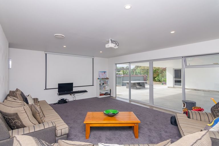 Photo of property in 2 The Glade, Carterton, 5713