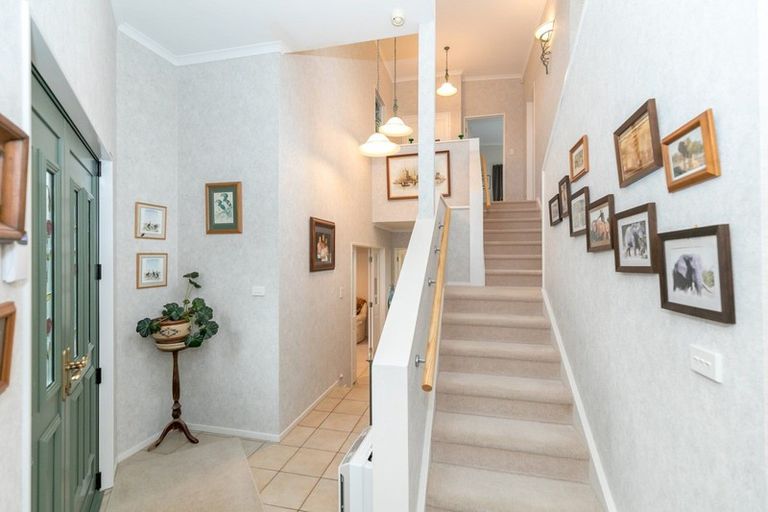 Photo of property in 26 Highgrove Drive, Grandview Heights, Hamilton, 3200